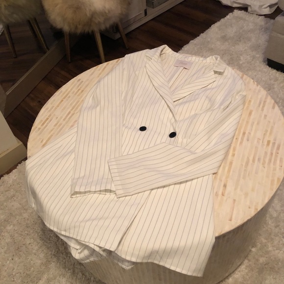 🌟 Pinstripe Romper Suit 🌟 - Picture 6 of 7